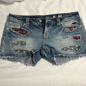 Miss Me Signature short size 29
